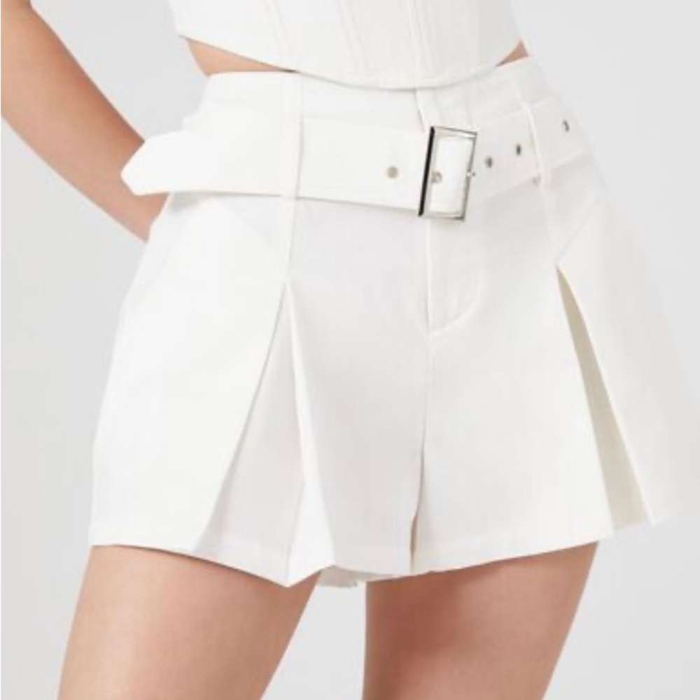 white belted twill mid-rise shorts